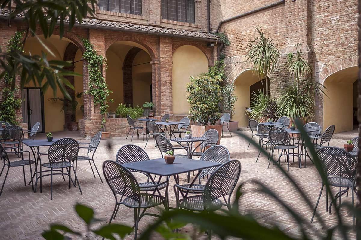 Il Chiostro Del Carmine Siena