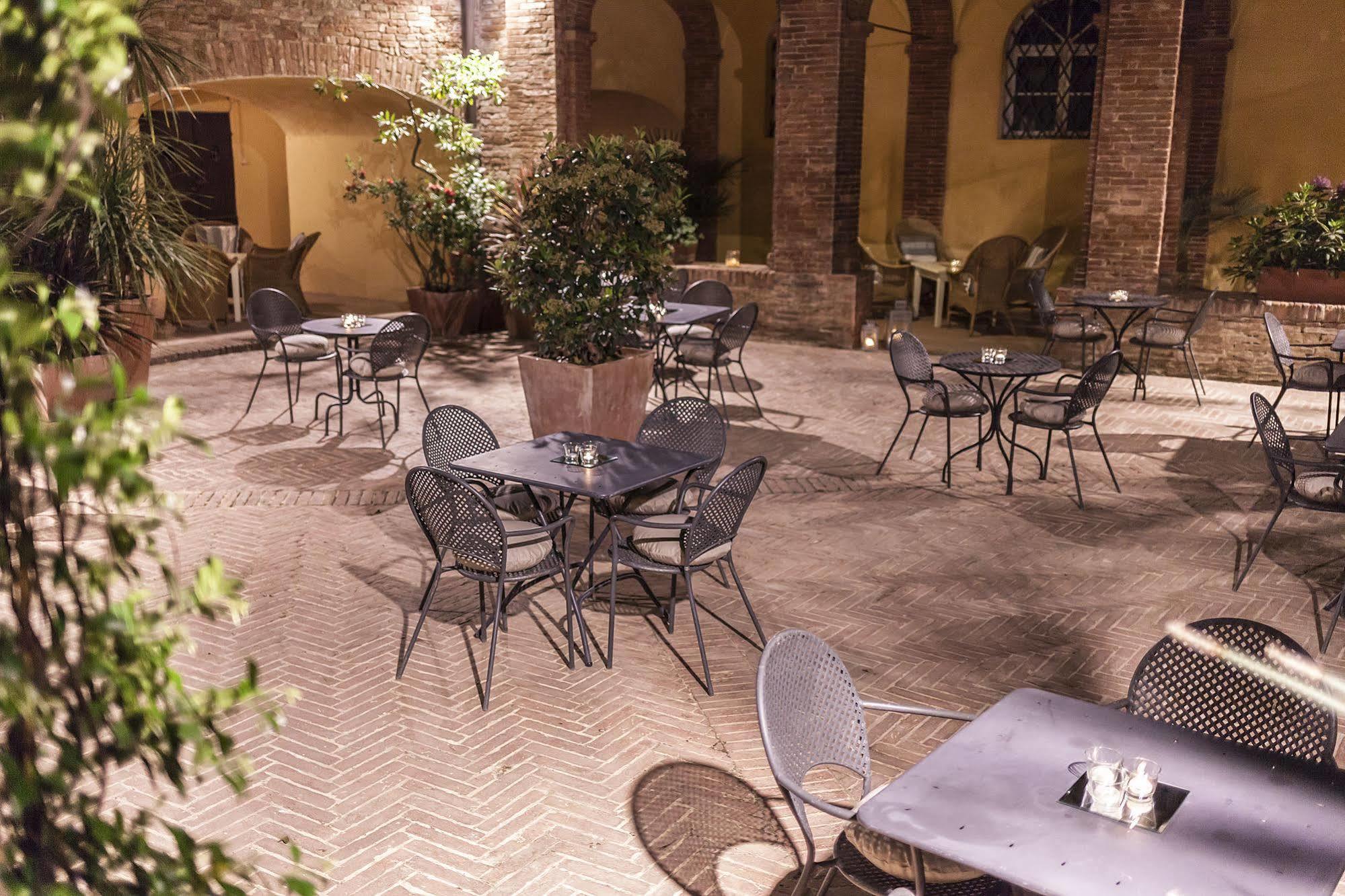 Il Chiostro Del Carmine Hotel
