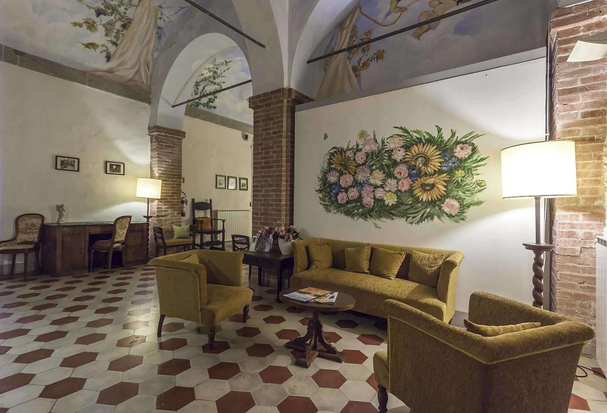 Hotel Il Chiostro Del Carmine 4*